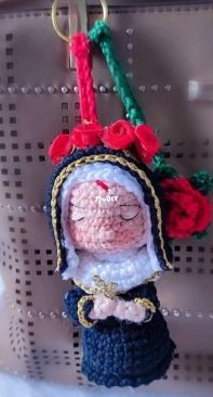 JuRibeiroCrochet - Ju Ribeiro - Juscelia de Fátima Ribeiro - Keychain  Rita of Cascia - Padrão Chaveiro Santa Rita de Cássia - Portuguese