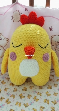 Crochet Story Shop - Liliya - Sleepy Pillow Chick - Almofa de Pintinho Sonolento - Portuguese - Translated