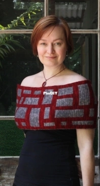 Reversible Cubism Cowl by Sian Price-White-Free