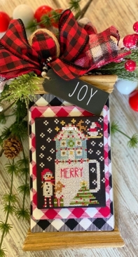 Stitching With the Housewives - Holidays with the Housewives - Merry