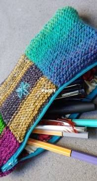 Wasted yarn pencil bag
