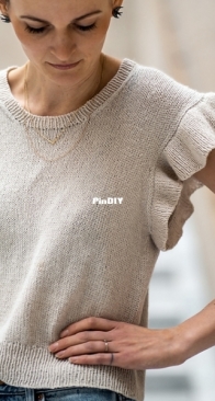 Mellow Tee by Camilla Wiese / Wieseknit - English