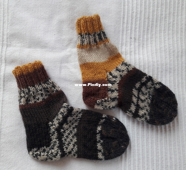 2019 09 I love to knit socks (4).jpg
