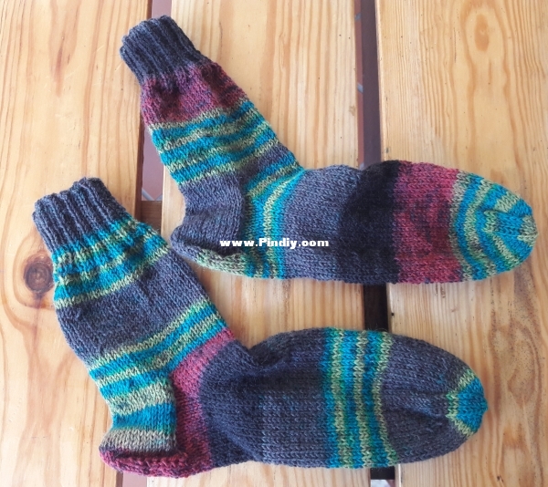 2019 09 I love to knit socks (2).jpg