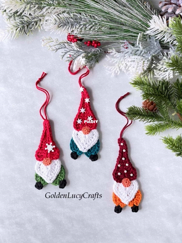 Crochet Heart Gnome Christmas Ornament_06.jpg