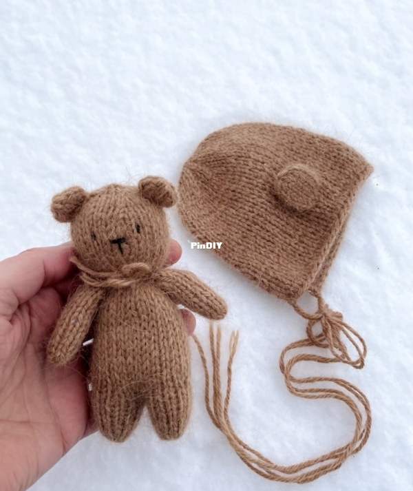 Newborn set: bear bonnet and bear toy