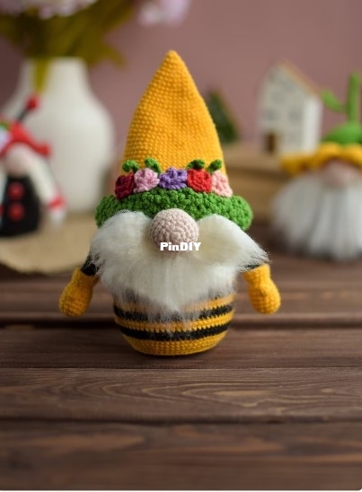Gnome Bee - Tatiana Kostochenkova.jpg