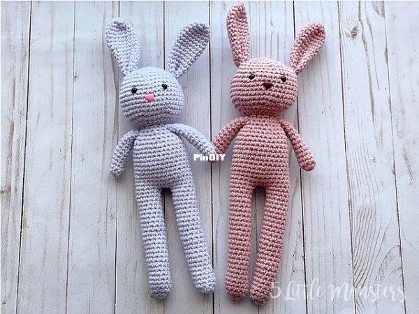 long_leg_crochet_bunny_medium2.jpg