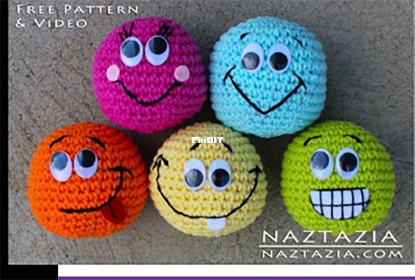 basic-beginner-amigurumi-smiley-face-balls-crochet-toys.jpg