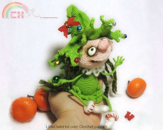 064 Doll Marie the Christmas tree.jpg