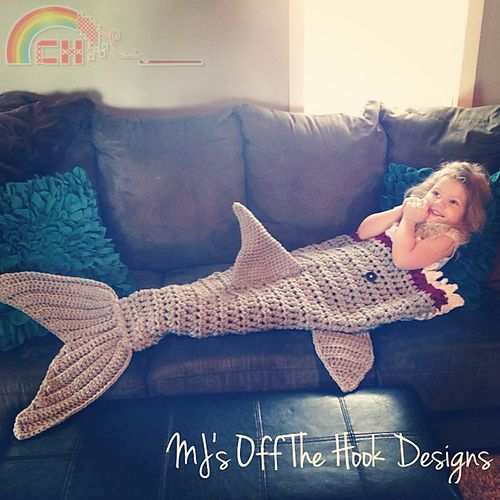 MJs Off The Hook Designs- Michelle Moore-Bulky & Quick Shark Blanket 1
