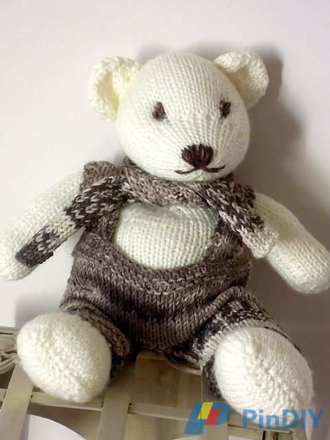 OGE Knitwear - P038 - Traditional_baby_set_with_teddy 3.jpg