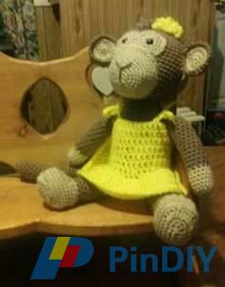 Monkey in yellow 1.jpg