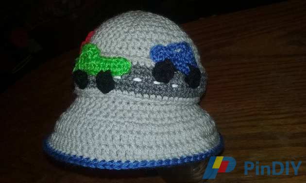 Baby car hat 2.jpg